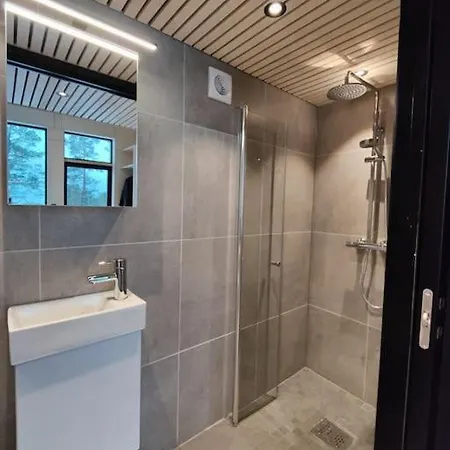 Minihuset Ved Skogen Apartamento *